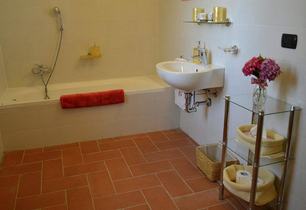 Agriturismo Fiamberta Bed & Breakfast Certosa di Pavia Luaran gambar